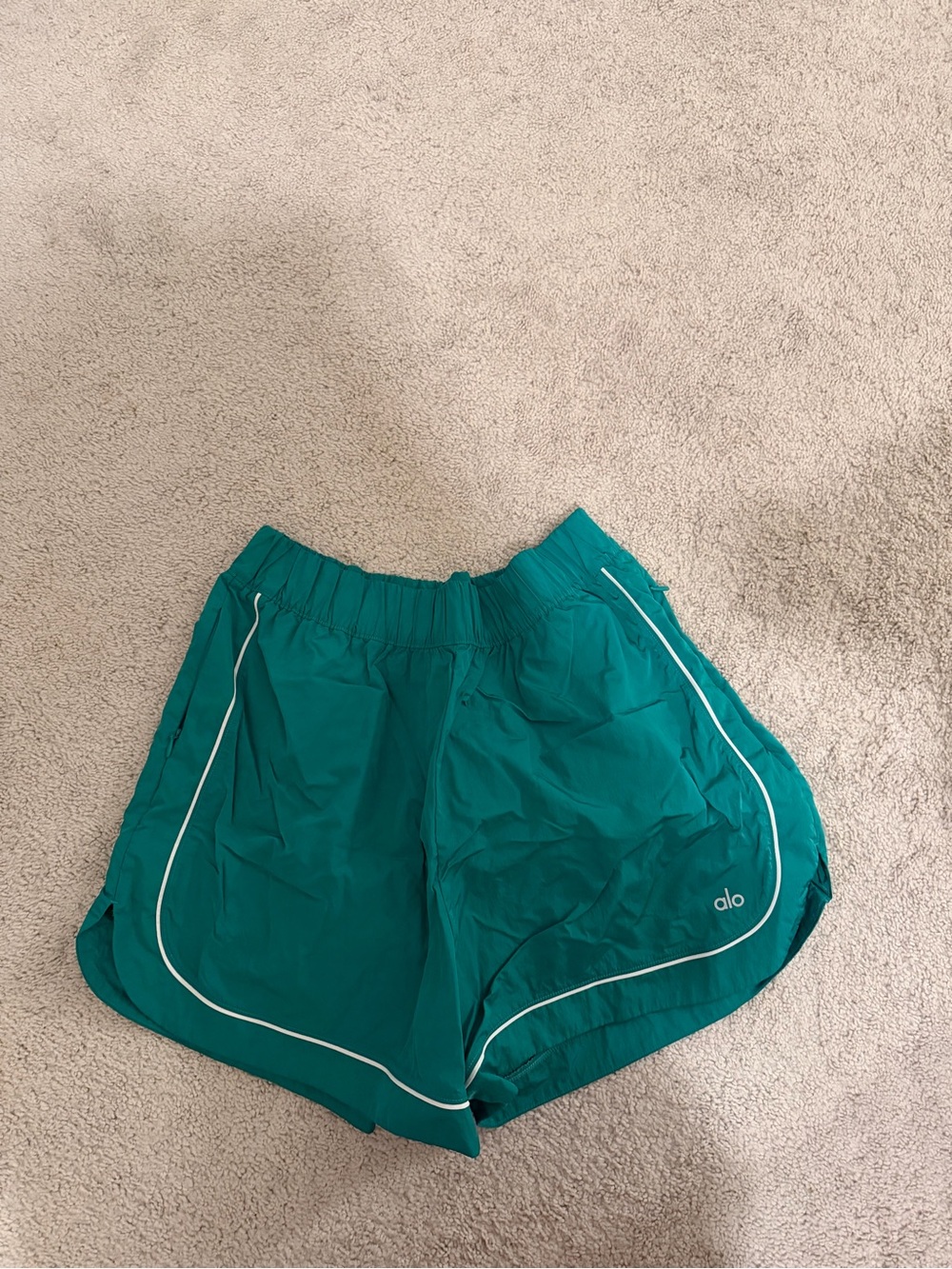 ALO Yoga Teal Athletic Running Shorts with White Piping